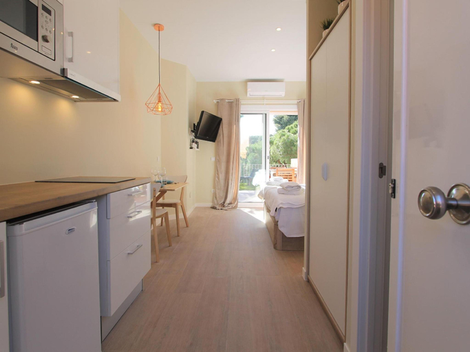 Others 3, Beach apartment III Petit Bijou, Barcelona