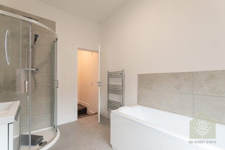 Bathroom, Fairhurst House, Wigan