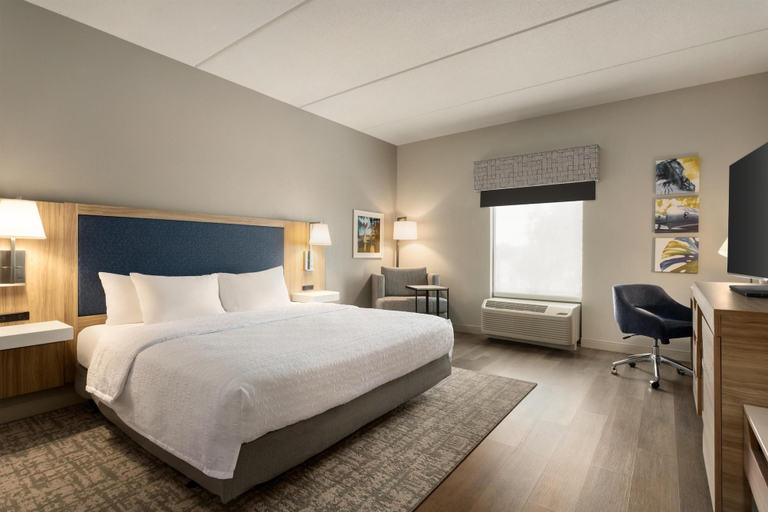 Bedroom 3, Hampton Inn & Suites Ocala - Belleview, Marion