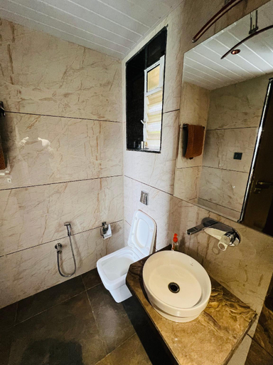 Bathroom 3, Mountain Berries Resort, Satara