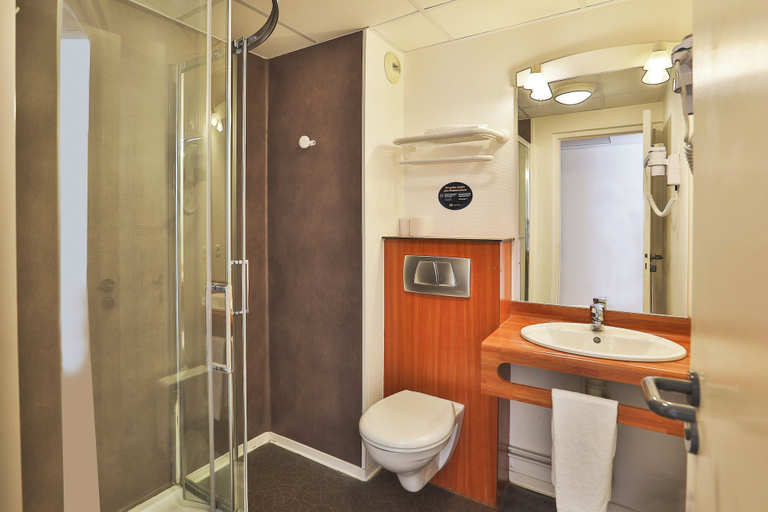 Bathroom 4, ACE Hôtel Vendée Sainte Hermine, Vendée