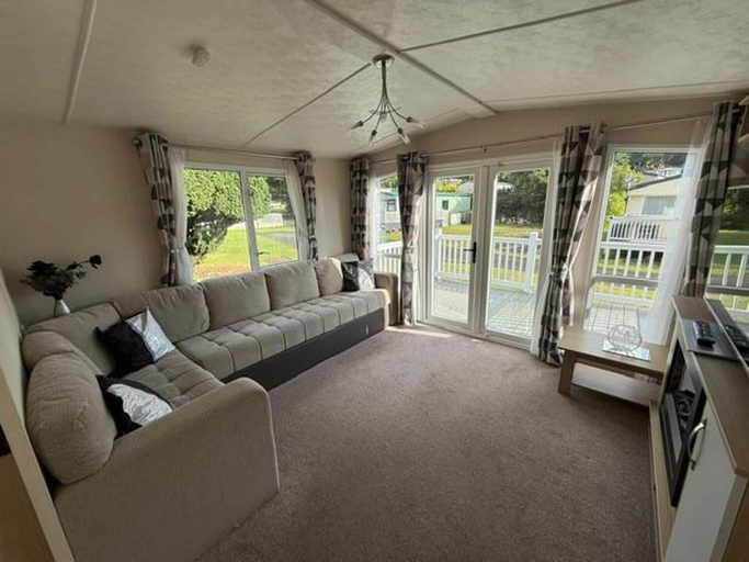 Living area 4, Chalet Sleeps 5, Patio, Pets, Pool, Peaceful Place, East Lothian