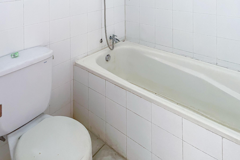 Bathroom 3, Guest House Surya Ayu Permai Buleleng Mitra RedDoorz, Buleleng