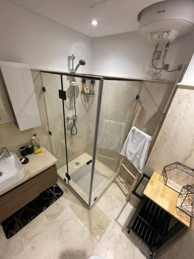 Bathroom, City Haven at Pearl Garden Pool and View, Marrakech