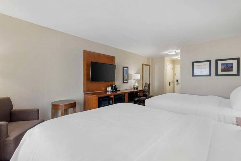 Bedroom 3, Comfort Inn & Suites Brunswick I-95, Glynn