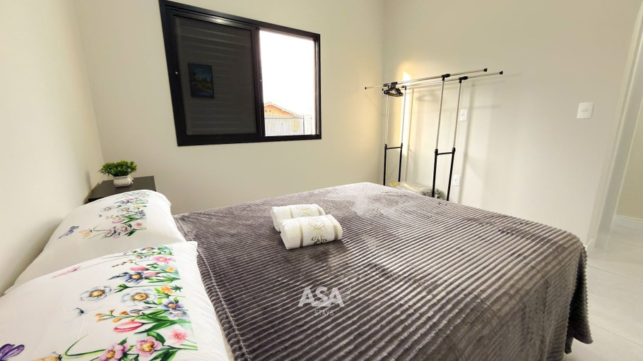 Room 2, ASA Barra Velha House 4 Bedrooms Barbecue and Beaches, Barra Velha