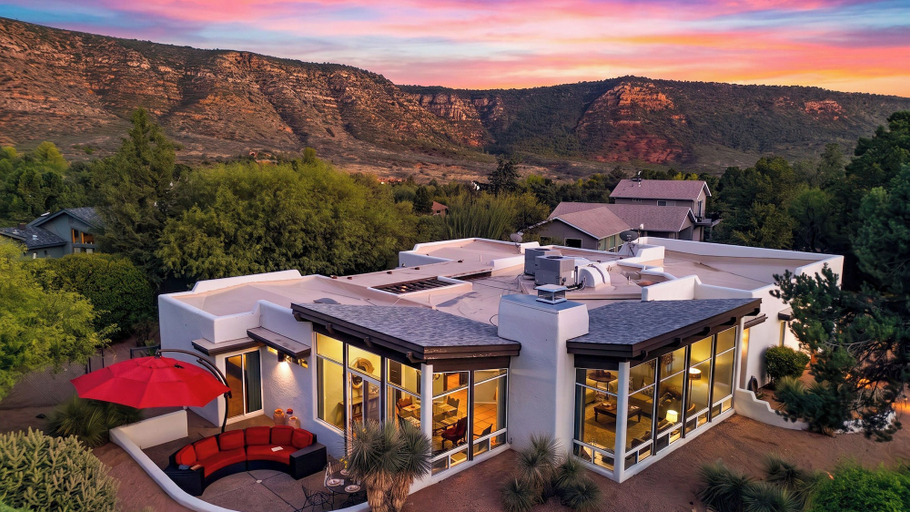 Interior 5, Sage & Sandstone by Avantstay Hot Tub + Covered Dining Red Rock Views, Yavapai