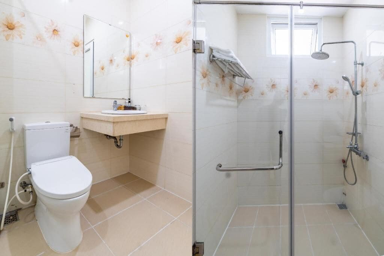 Bathroom 5, Green Garden Residence hotel, Da Nang