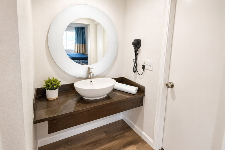 Bathroom 3, Hotel Ridgecrest an Extended Stay Studios, Kern