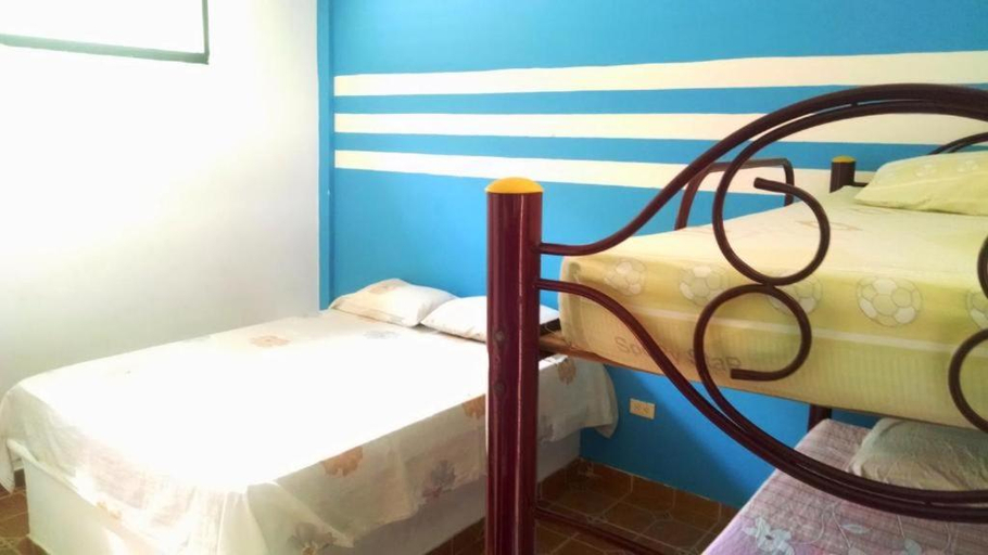 5, Hostal Dumbira, Santa Marta (Dist. Esp.)