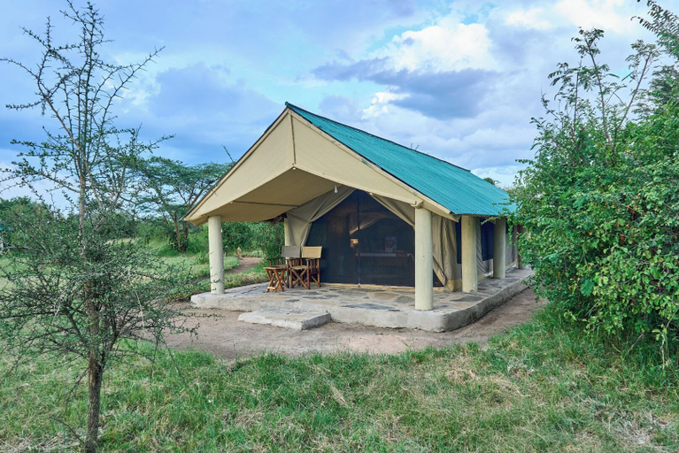 Exterior 2, Robanda Tented Camp, Serengeti