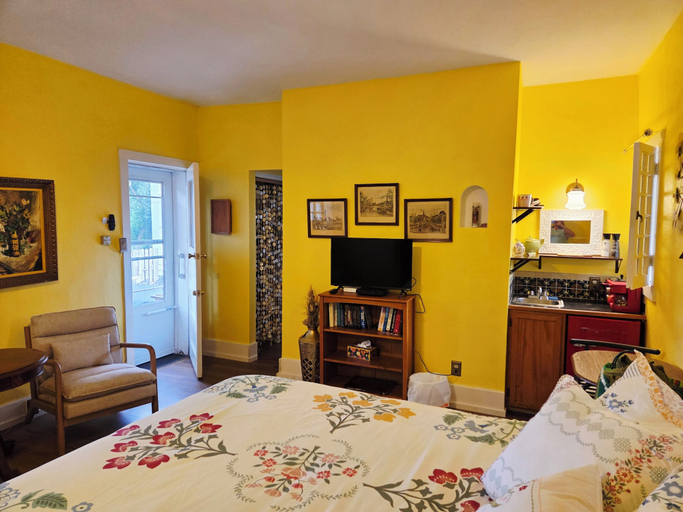 Room 4, Hobbs House, Colfax