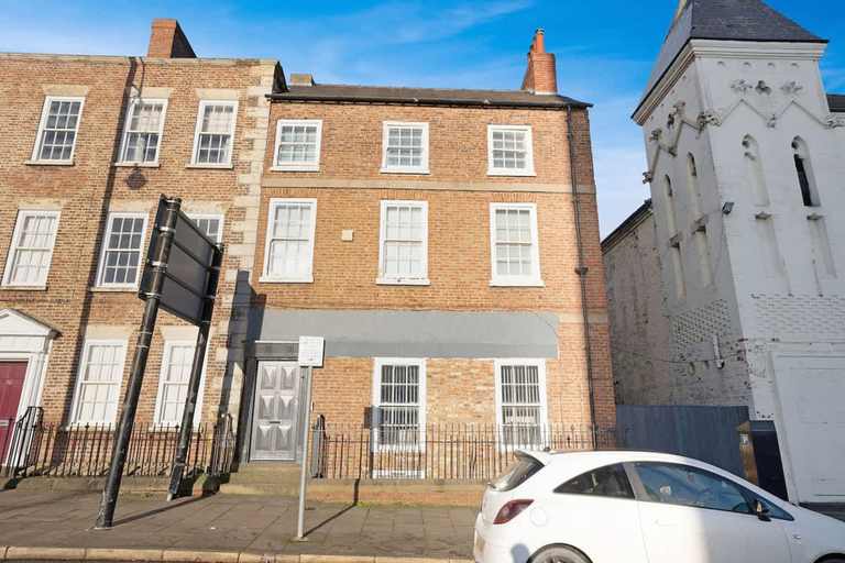 Room 5, 4 Bedroom With Private Parking and Wifi, Stockton-on-Tees
