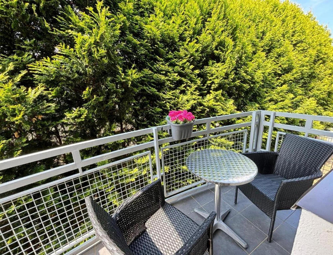 Balcony, Holiday Home in Miedzywodzie Near Sandy Beach, Kamień