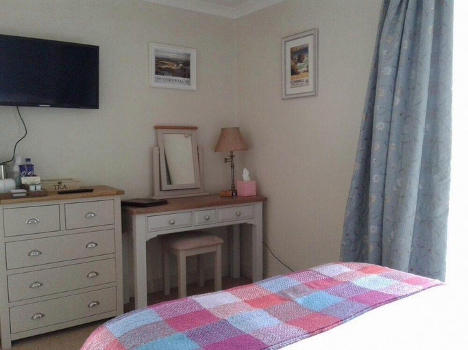 Bedroom 3, Edgcumbe Arms, Cornwall