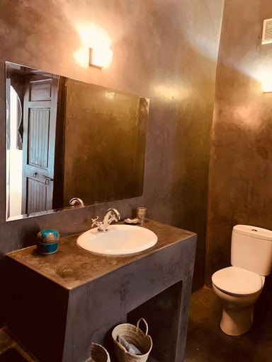 Bathroom 4, Riad Doroob, Marrakech