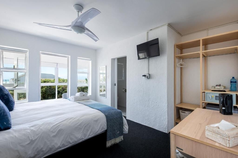 Room 4, Cape Agulhas Guesthouse, Overberg