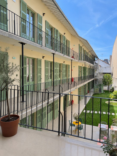 Exterior & Views 2, Flore Hôtel & Jardin, The Originals Relais, Allier