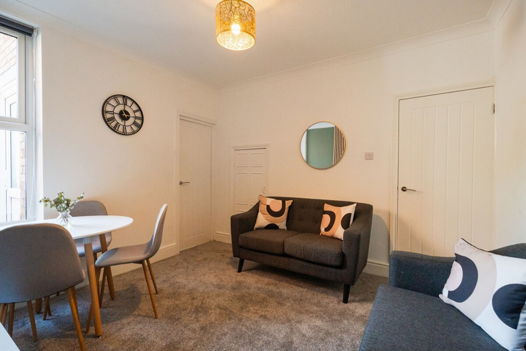 Room 4, Rockliffe House Horizon Stays, Middlesbrough