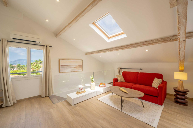 5, A/C Apartment 2BR/6P sea view- St-Tropez, Var