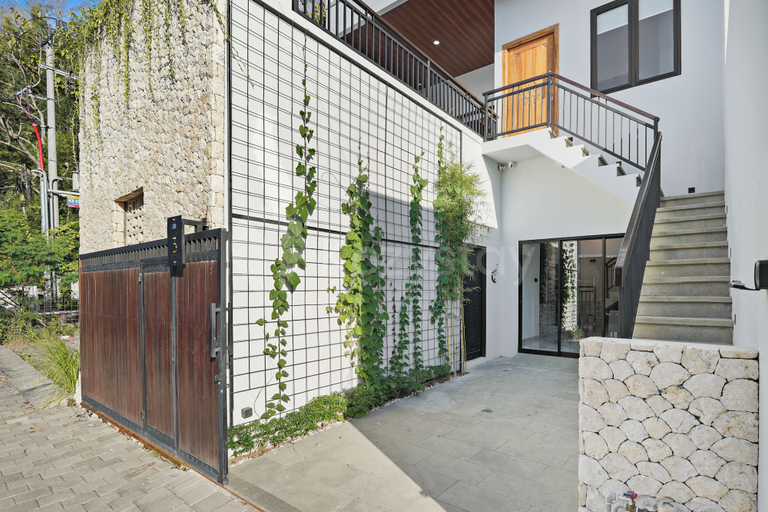 Parking, Azure Villa by Kozystay - Jimbaran, Badung