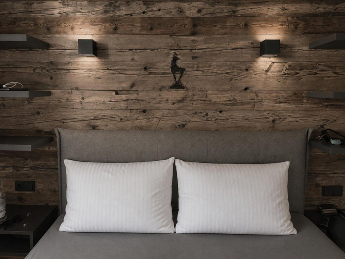 Bedroom 4, Chalet With 2 Apartments in Kirchberg, Kitzbühel