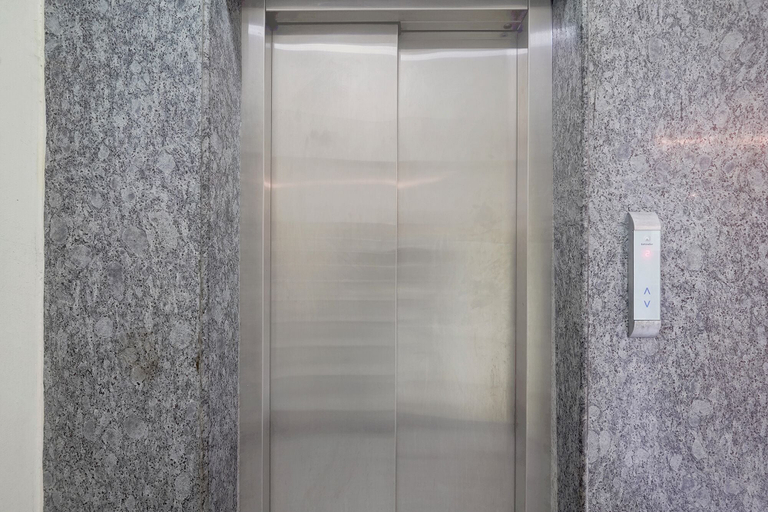 Elevator 5, Fabhotel Druv In, Bangalore