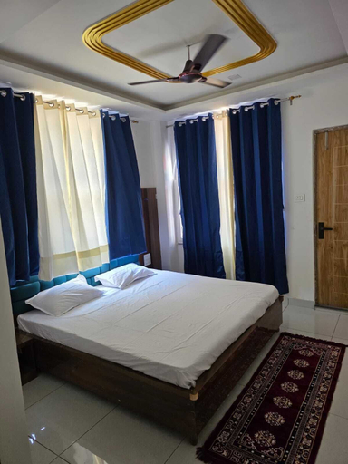 Room 3, The Vintage Barn, Bilaspur