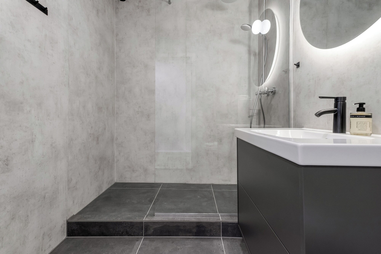Bathroom 3, Njálsgata Apartments by Heimaleiga, Reykjavík