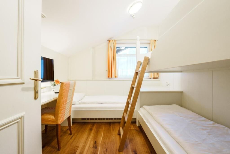 Bedroom 4, Hotel Starkenberg, Bolzano