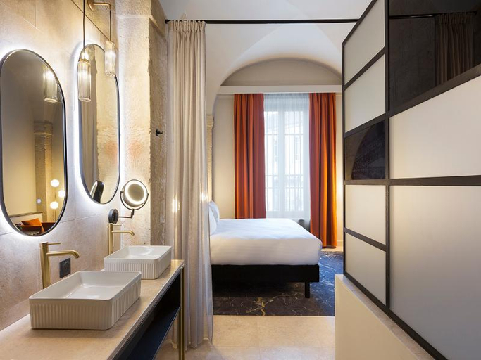 Bedroom 2, Le Grand Hôtel Dieu by SOWELL COLLECTION, Gard
