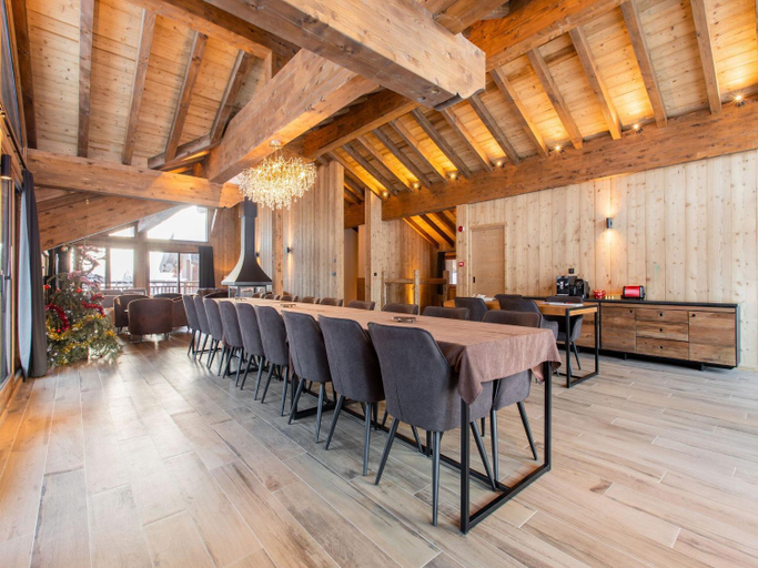 Others 4, Chalet in Champagny by Ski Slopes, Savoie