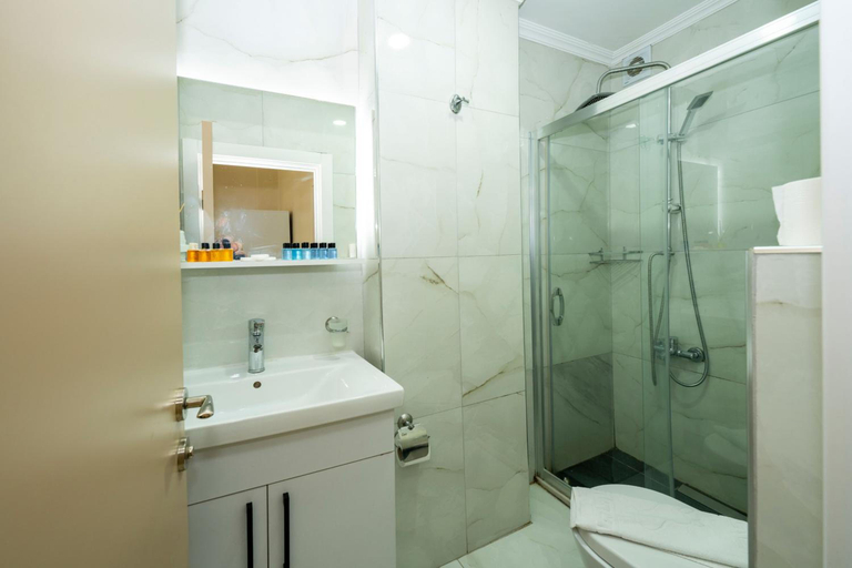 Bathroom 4, Luce Suites Taksim, Beyoğlu
