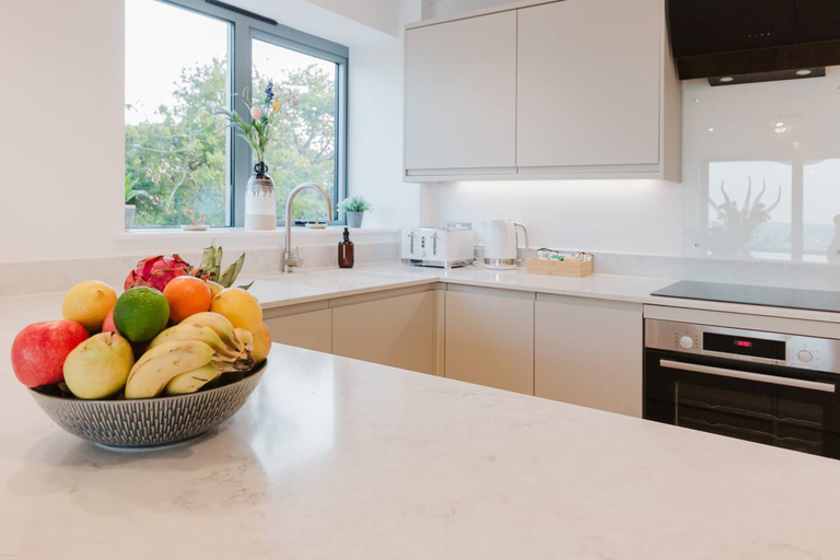 Room 2, Seaview 2 Bed Retreat Balcony FT3 by Adliv, Kent
