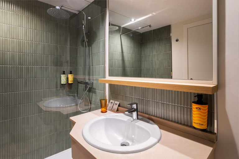 Bathroom 5, SOL by Melia Sancti Petri, Cádiz