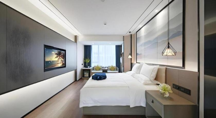 Bedroom 2, Xiamen Seashine Lakeview Hotel, Xiamen