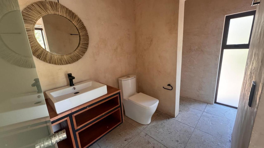 Bathroom 3, Hotel Renata, Dist. Pochutla