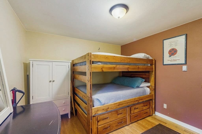 Interior 4, Walkable Girdwood Studio Near Trails & Coffee Shop, Anchorage