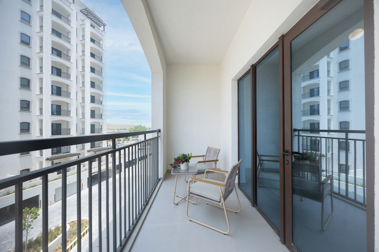 Property grounds 2, Bloomfields 1BR in Fairways 3- YGC, Yas Island