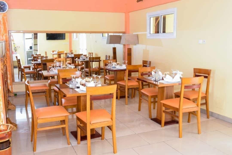 Food & Drinks 5, Hotel Serena Palace, Wouri