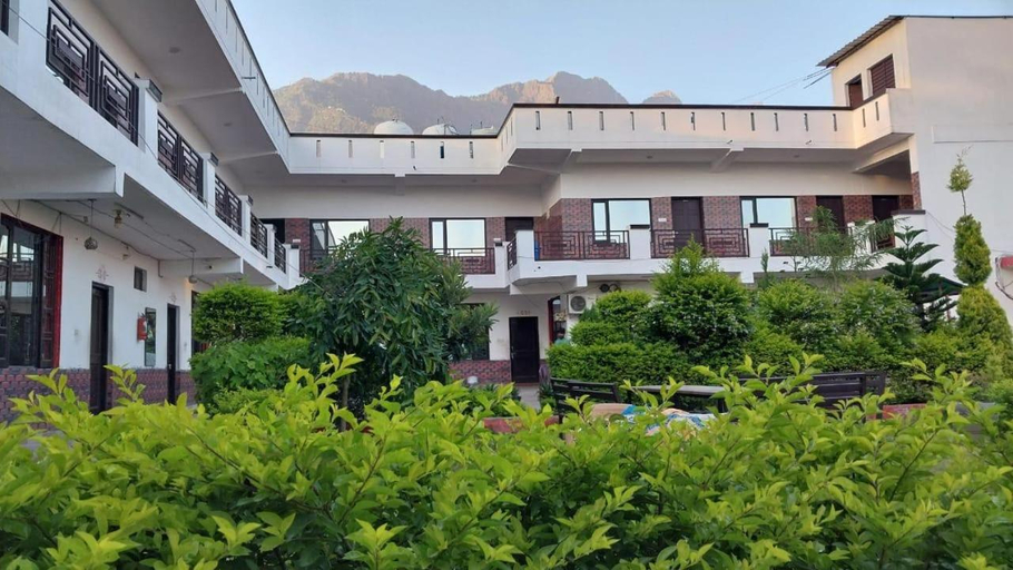 3, Hotel Royal Resort, Reasi