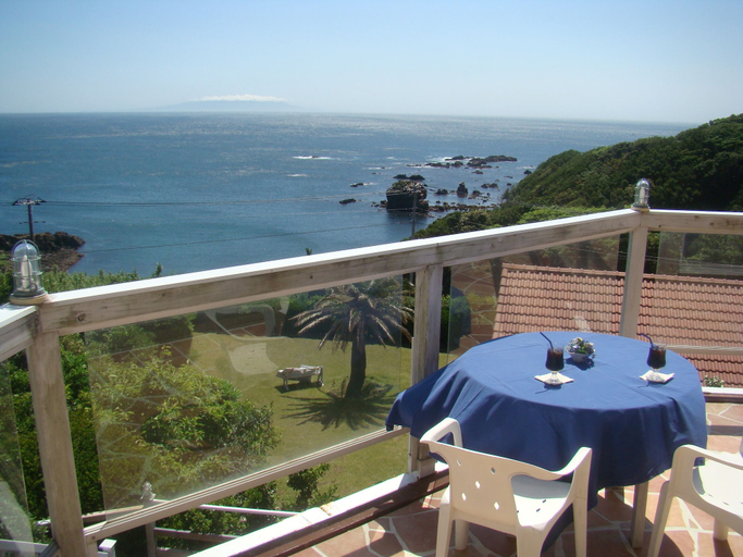 Others 1, Hotel Cliffside, Shimoda