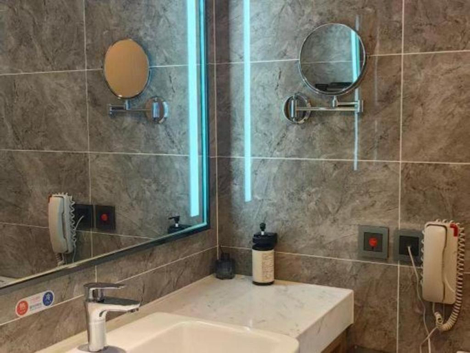 Bathroom 4, Rui Cheng, Beijing
