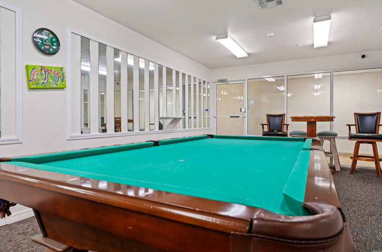 Room 5, Oceanfront 3BR Balcony Indoor Outdoor Pools, Volusia