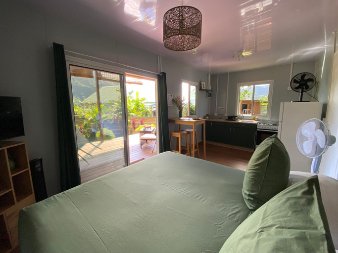 Bedroom 2, Fare Maraea