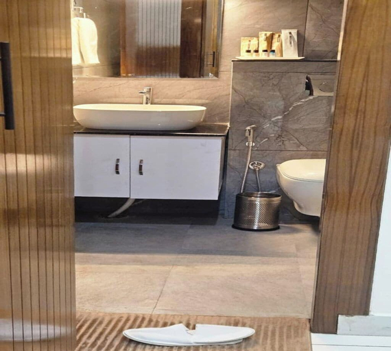 Bathroom 4, Konark Hotel Mussoorie, Dehradun