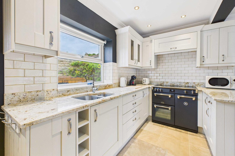 Others 5, Host & Stay | Castle View, Durham