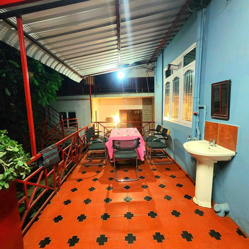 Outdoor dining, Aura Castle, Dindigul