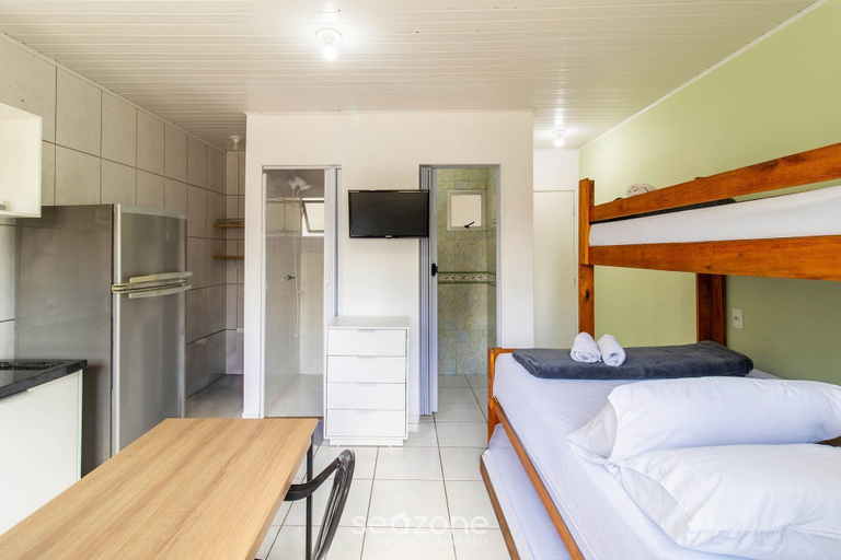 Room 4, Studio in Floripa, Minutes From the Beach Flt0011, Florianopolis