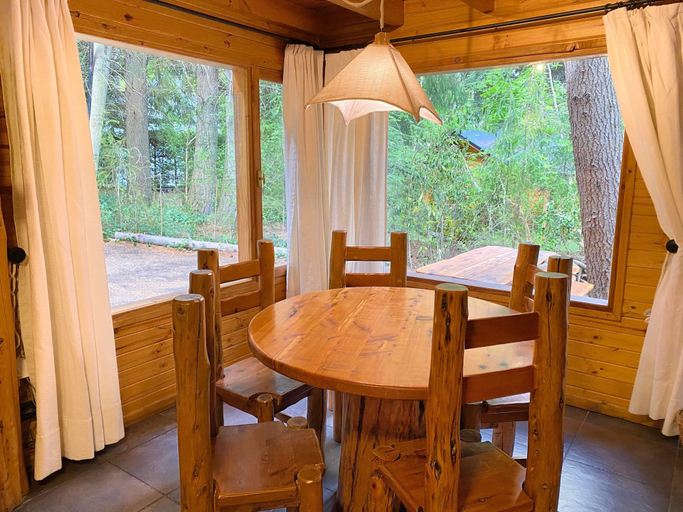 Dining 2, Cabañas en el bosque de Puerto Manzano, Los Lagos